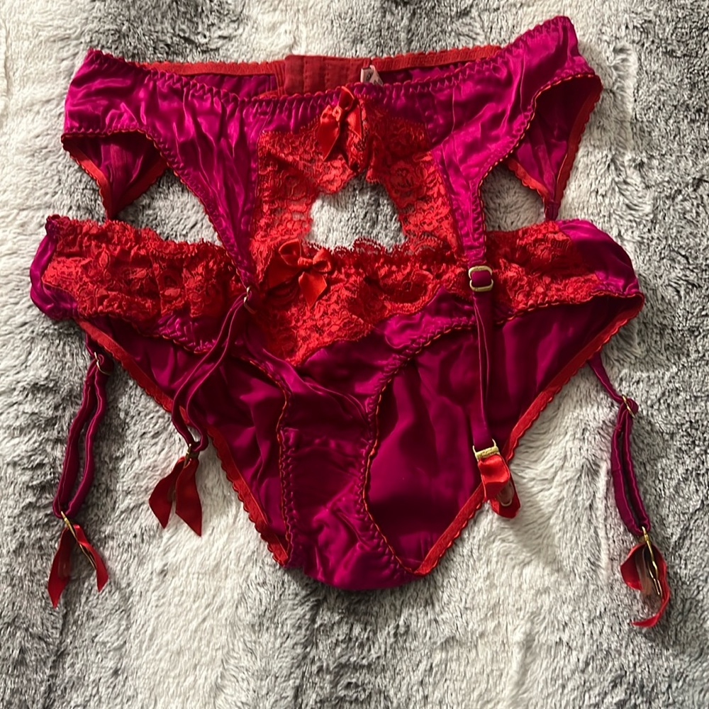 ❤️‍🔥 Agent Provocateur satin suspender and brief 4/3